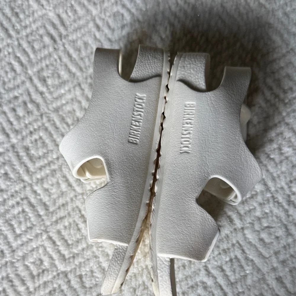 Birkenstock Kids Cream Sandals Size 26